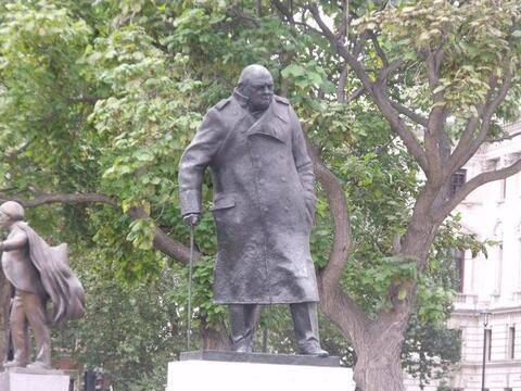 Churchill Statue by Elliott Brown